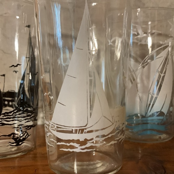 MCM 70s Vintage Set of 4 Nautical Sailboat Themed Clear Drinking Juice Glass - Picture 3 of 17